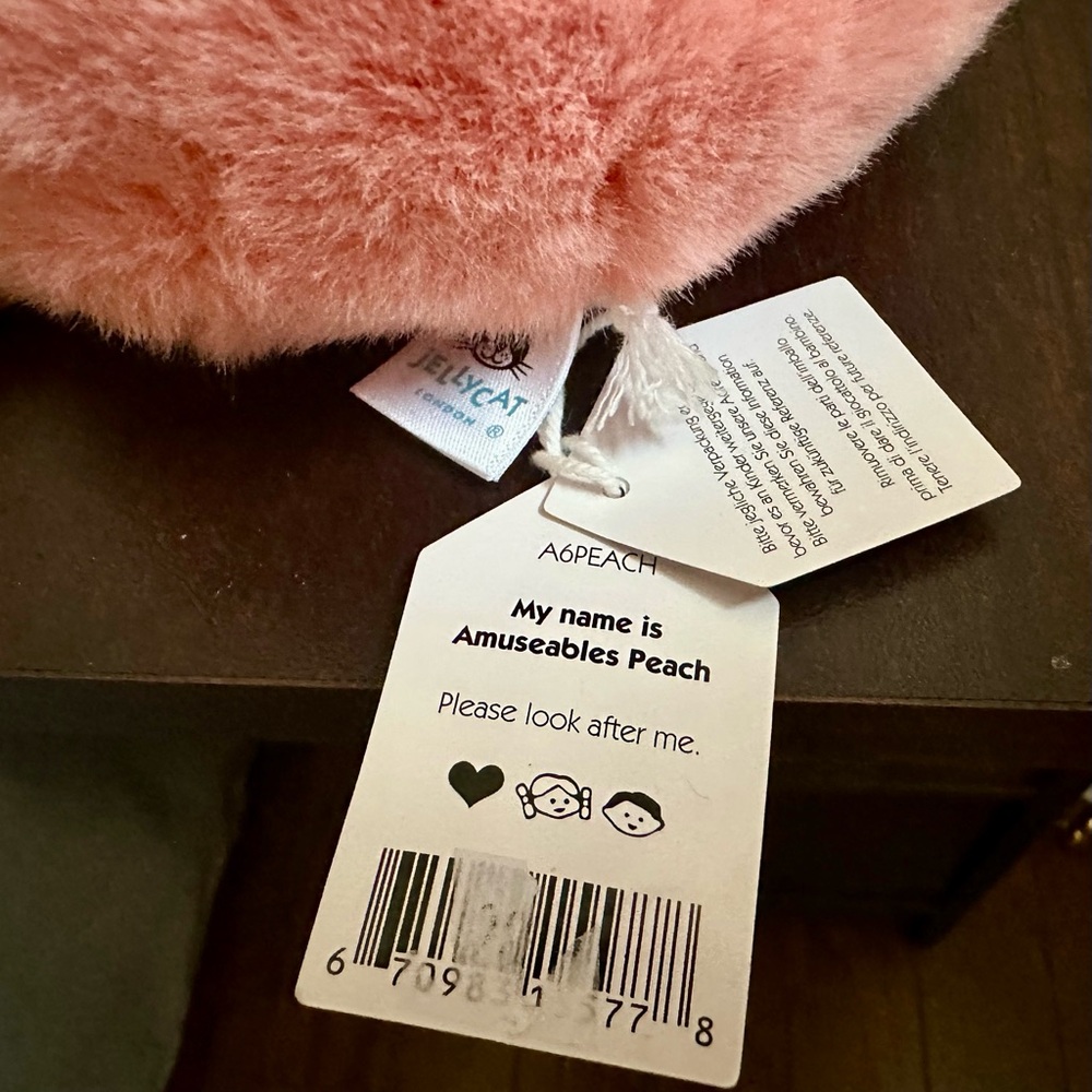 Jellycat Amuseables Peach plush toy, BNWT, authentic - Picture 5 of 5